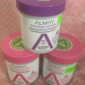 Eye makeup remover pads